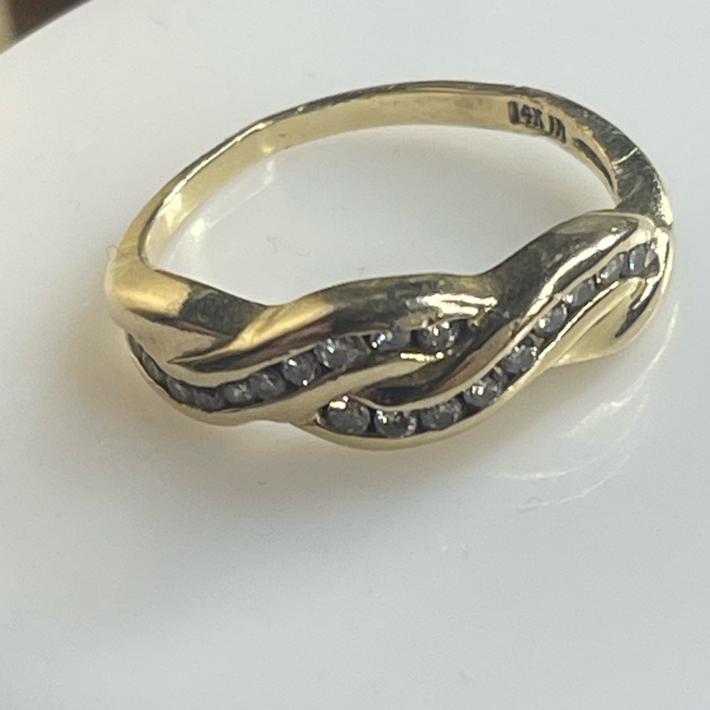 14k genuine natural diamonds ring size 6 - Picture 3 of 6